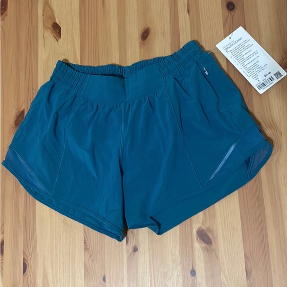 Lululemon Hotty Hot LR short 4” Desert Teal NWT size 8 - Picture 1 of 3
